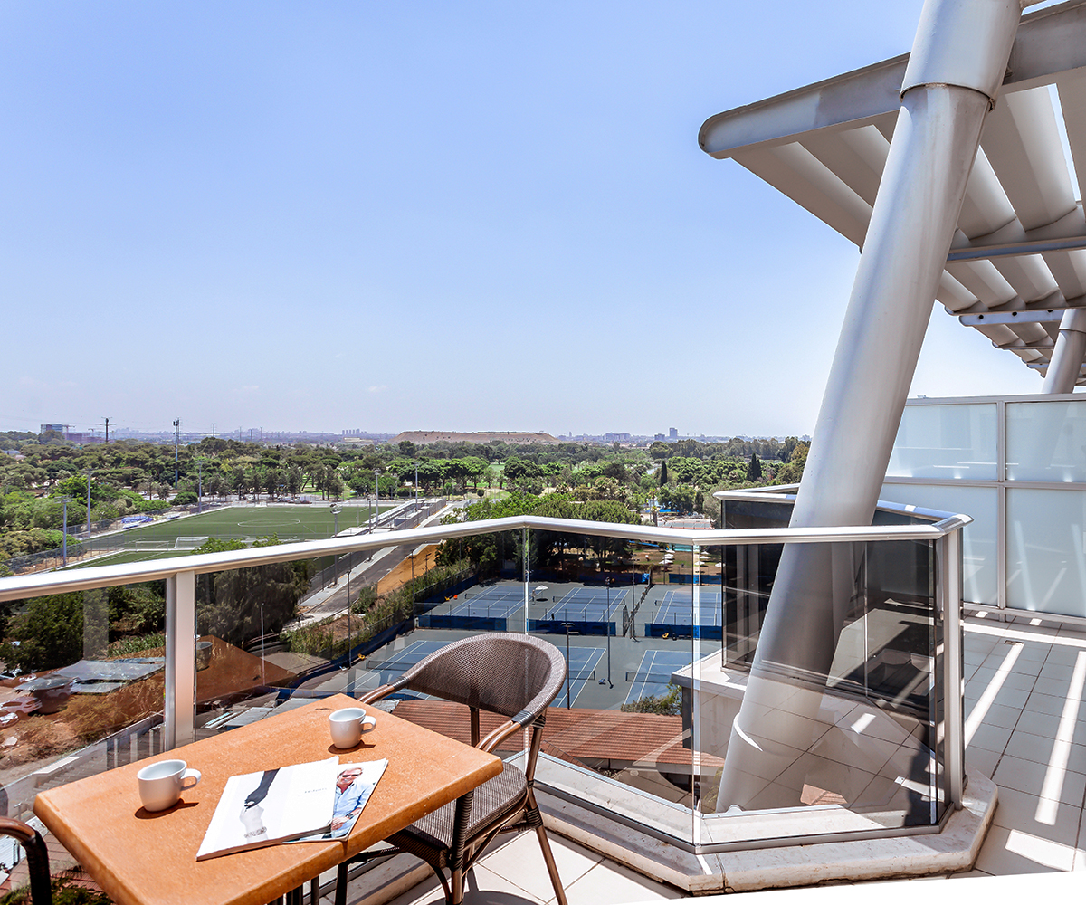 Make Yourself at Home
Our Rooms & Suites